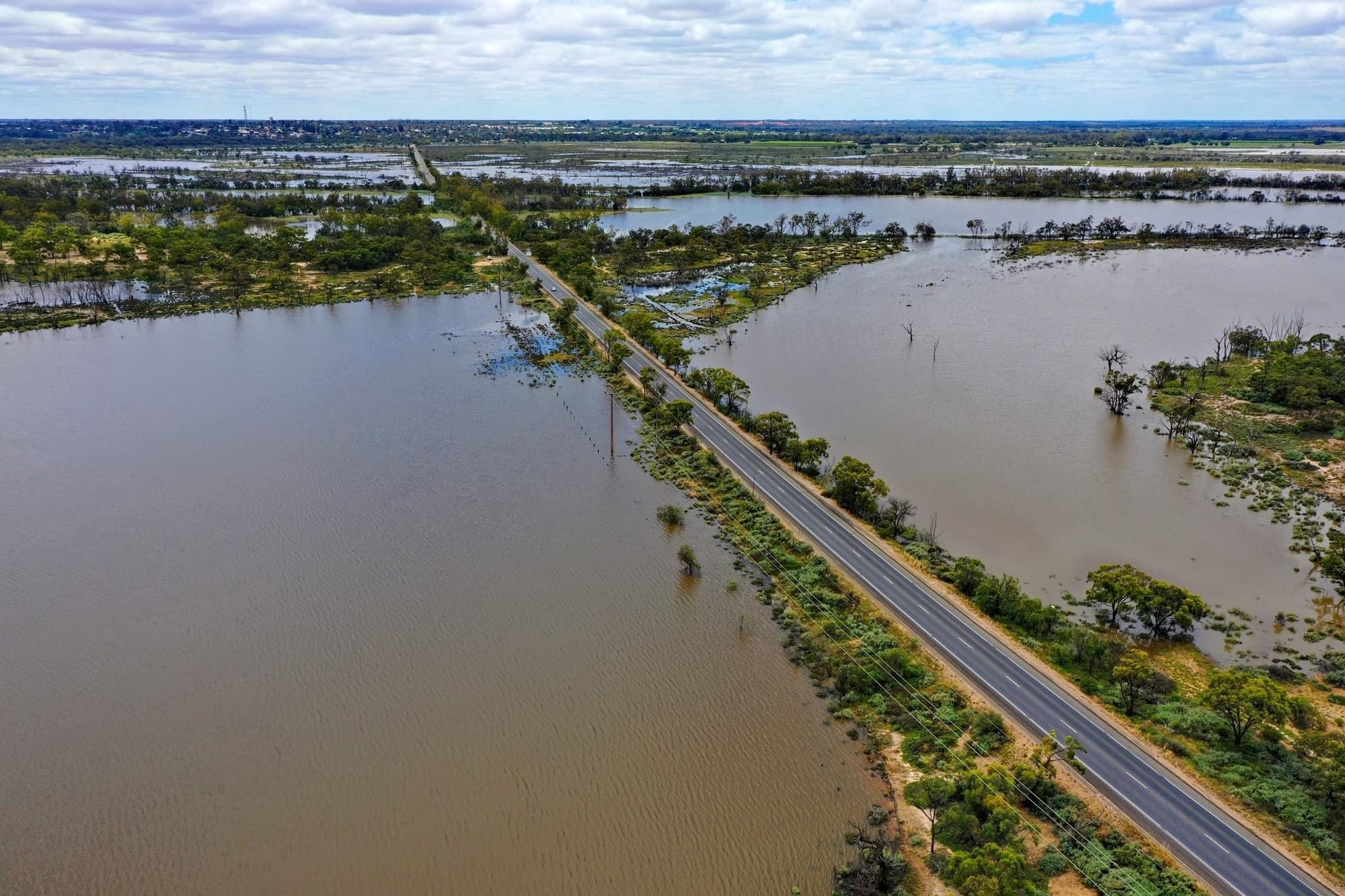 Bookpurnong Road closed to all traffic