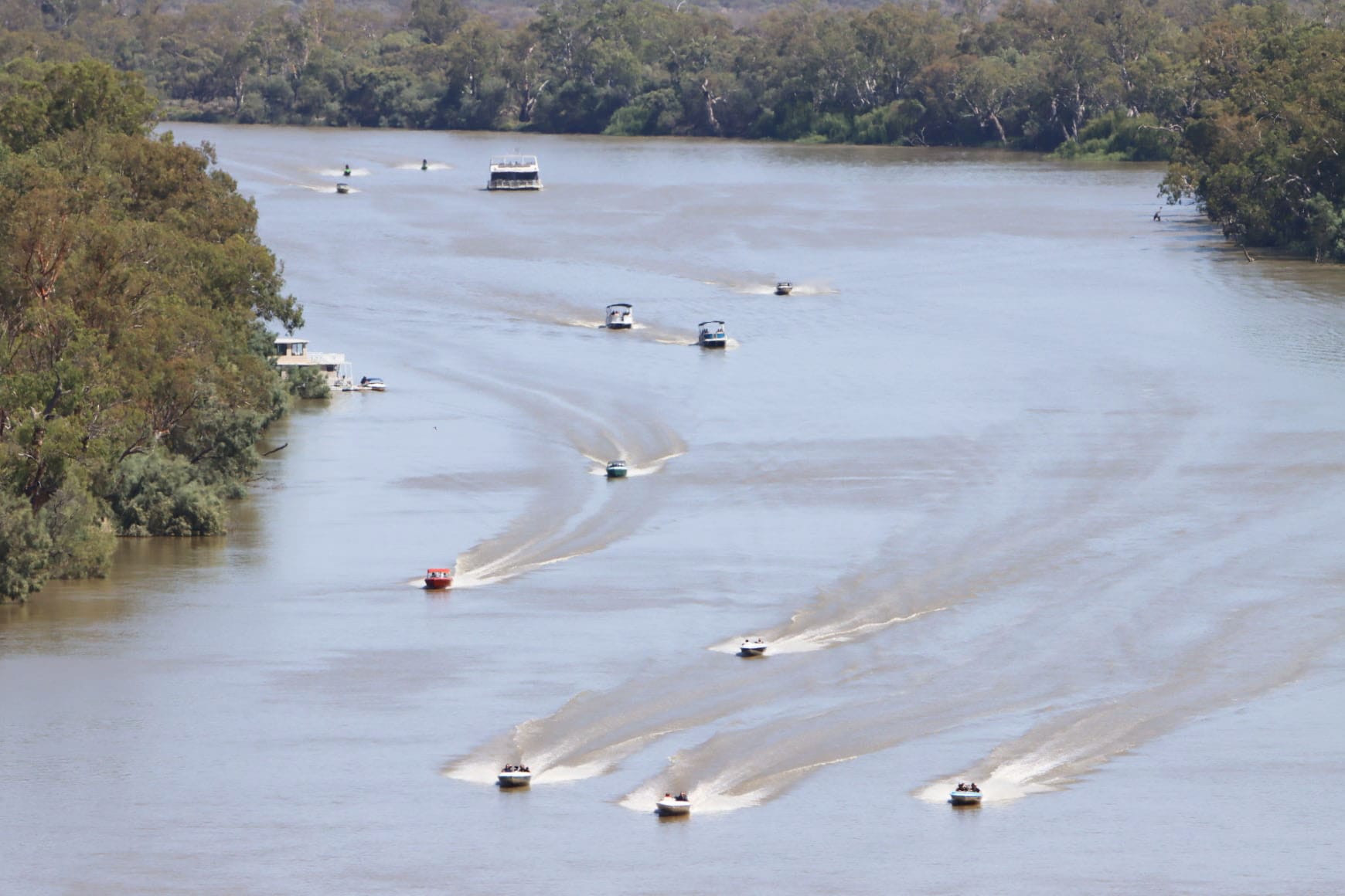 Boats cruising it Ol Skool