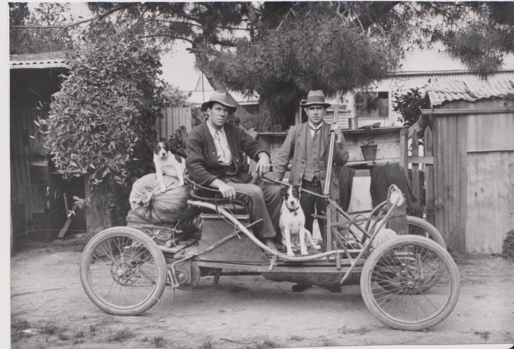 Waikerie recollections: Horseless carriages