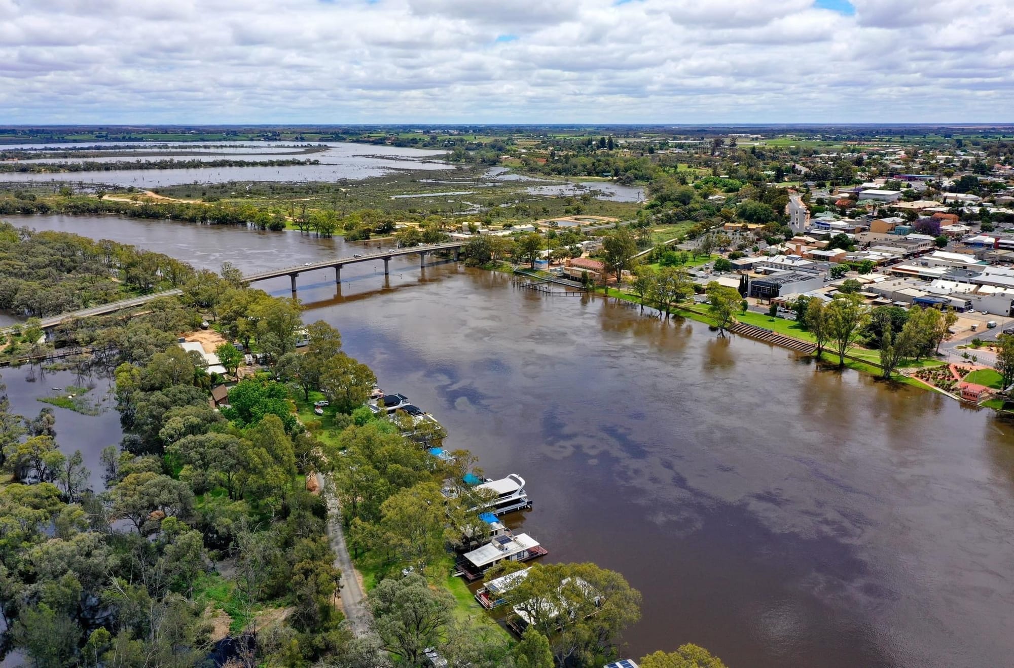 Bookpurnong Road, Lyrup ferry set for imminent closures