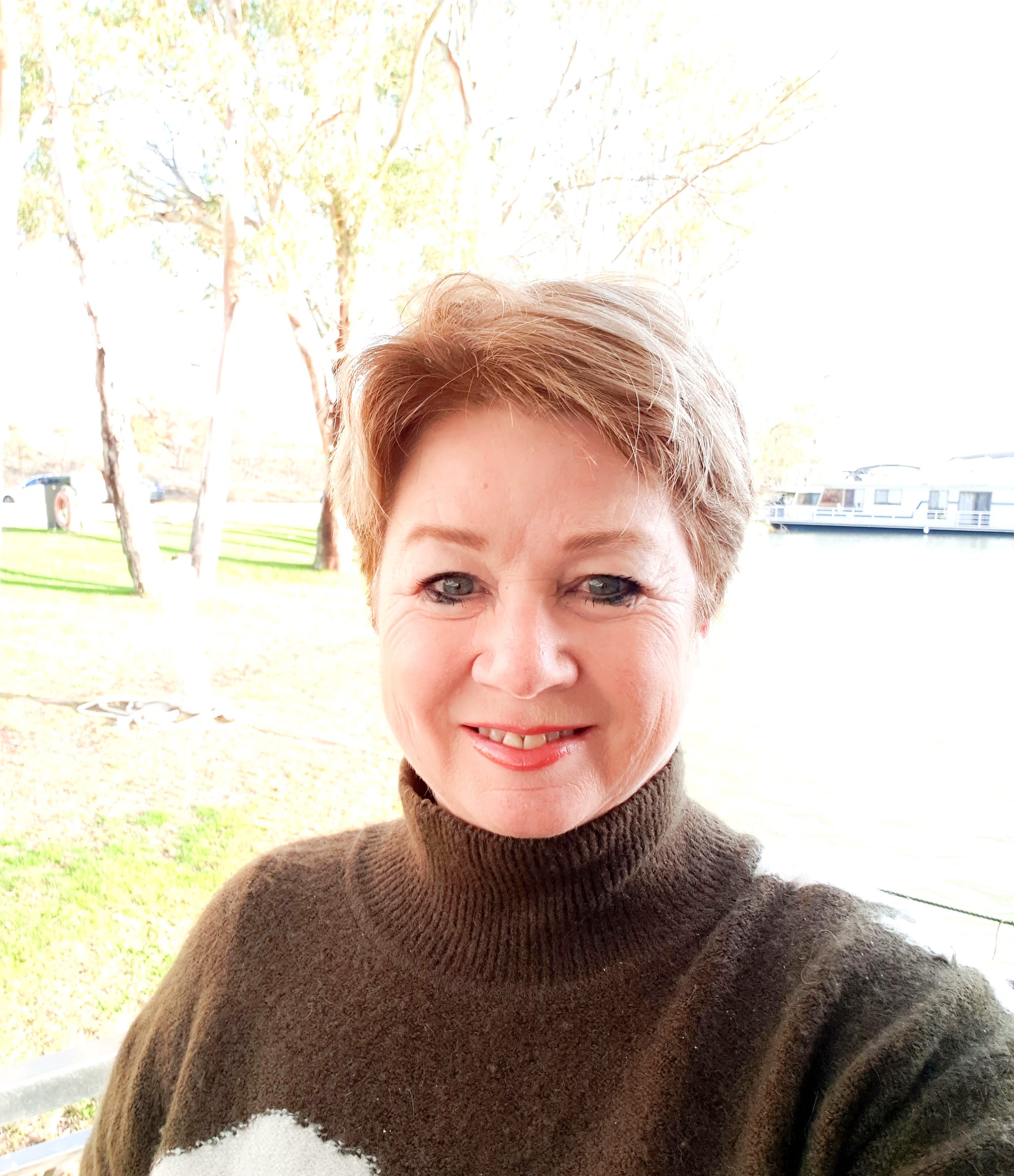 Houseboat operator calls for clearer fruit fly messaging