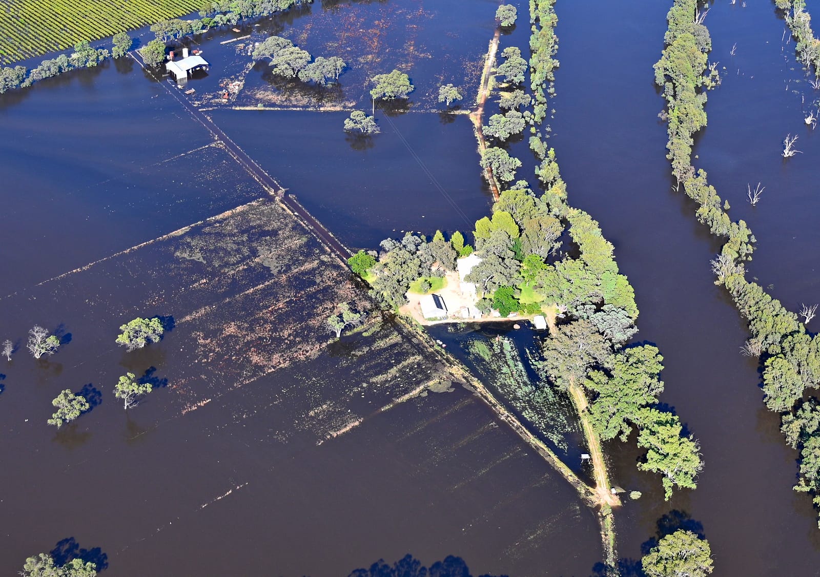 Asbestos danger rises with river level