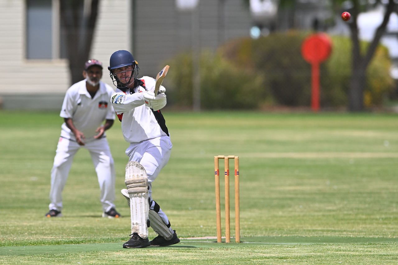 Pelicans, Warriors lock in finals cricket