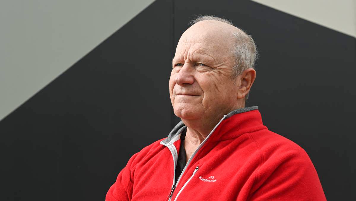 After 43 years, police officer Paul pulls pin