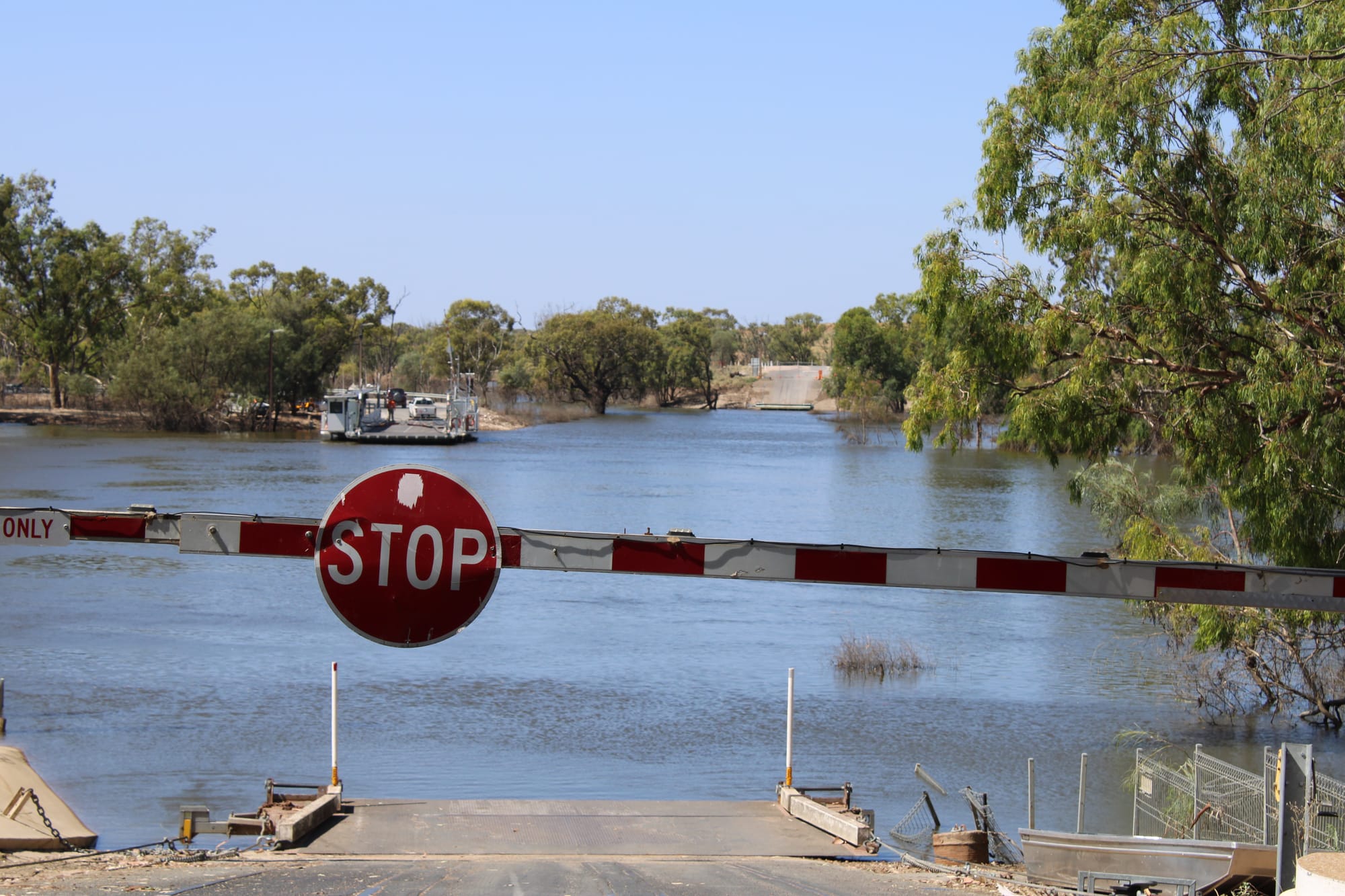 Waikerie ferry transferred to lower landing