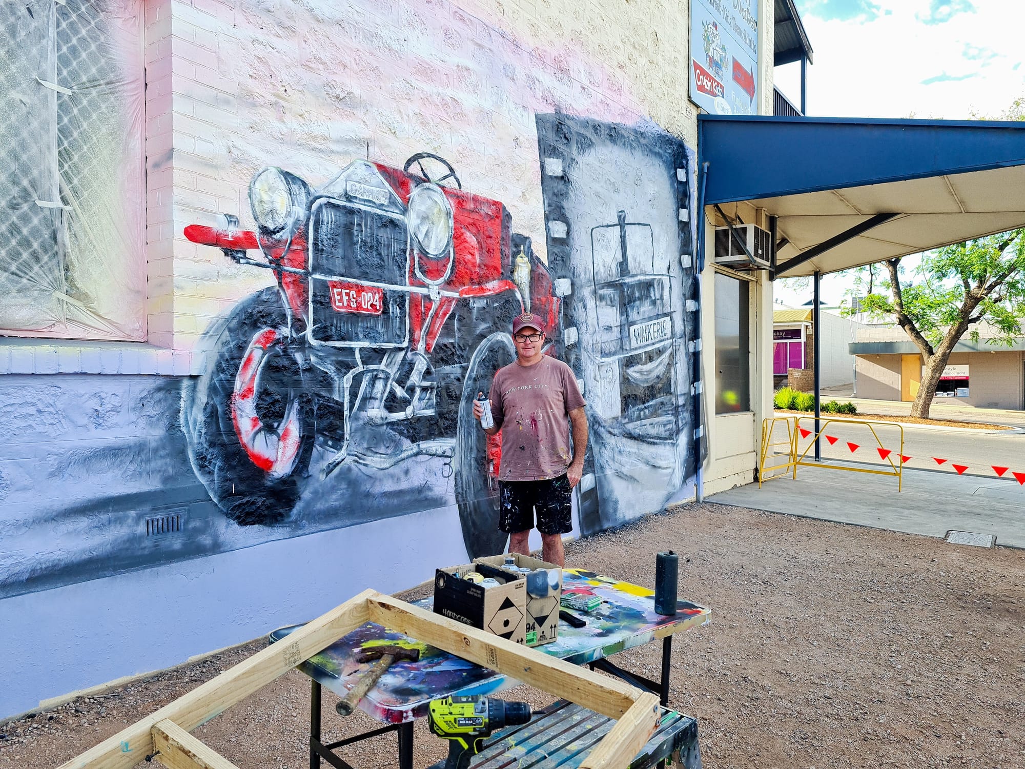 Waikerie mural showcasing volunteer efforts