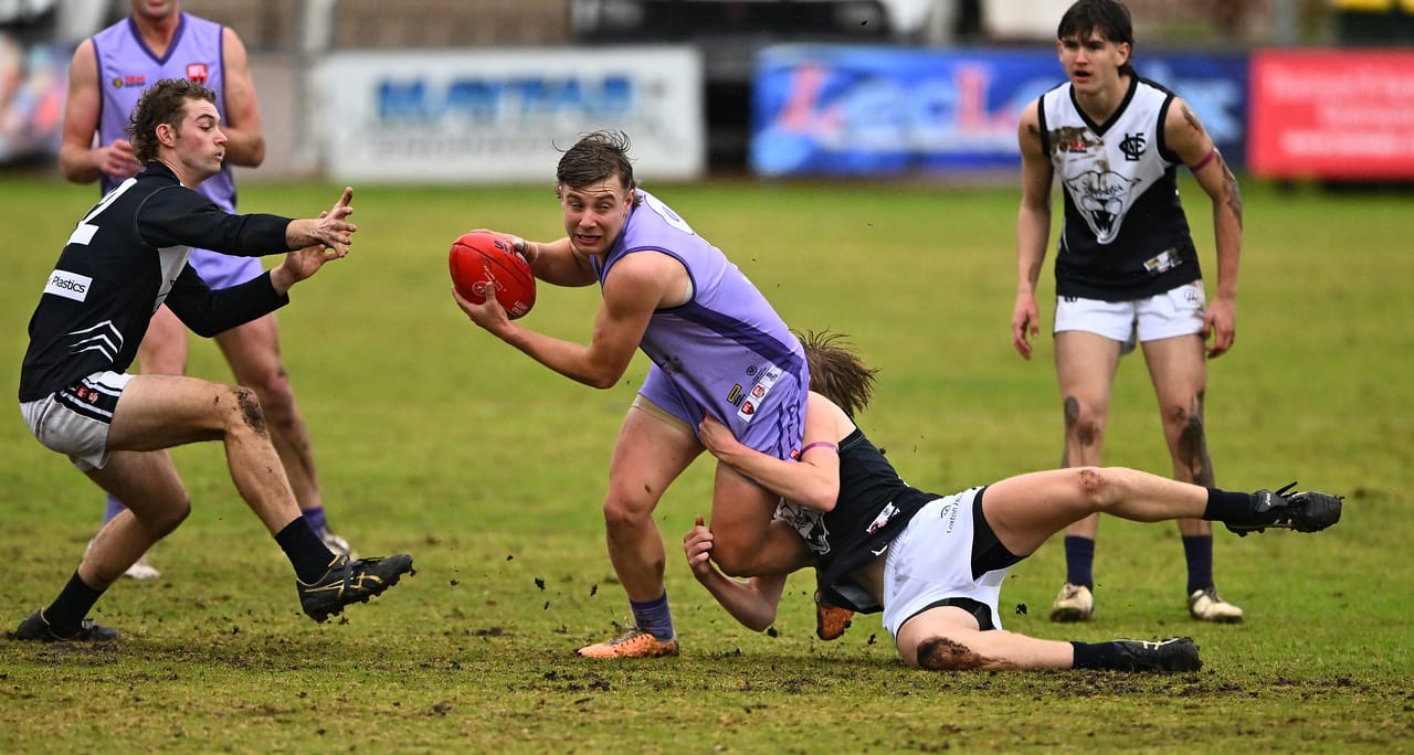 Roos shine in wet conditions
