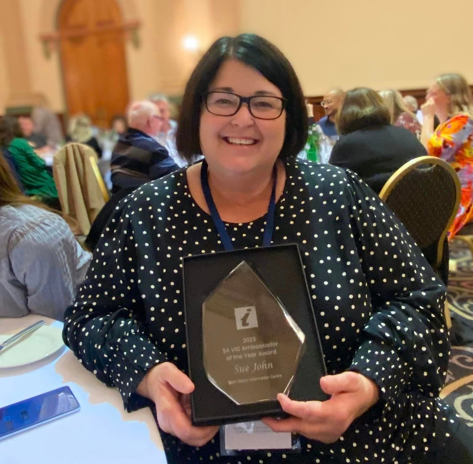 Recognition for a decade of helping Riverland visitors