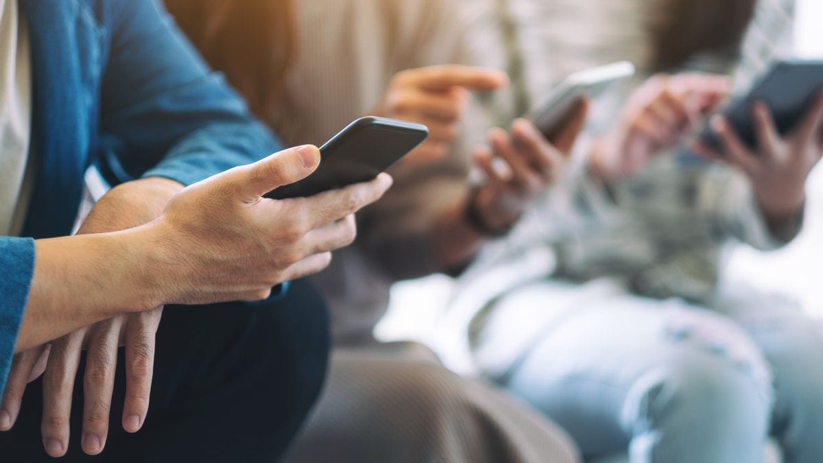 Mobile phone ban lowering school violence