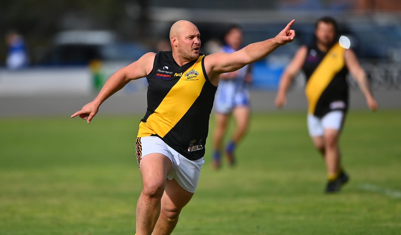 RFL’s big cats lock in their top dogs