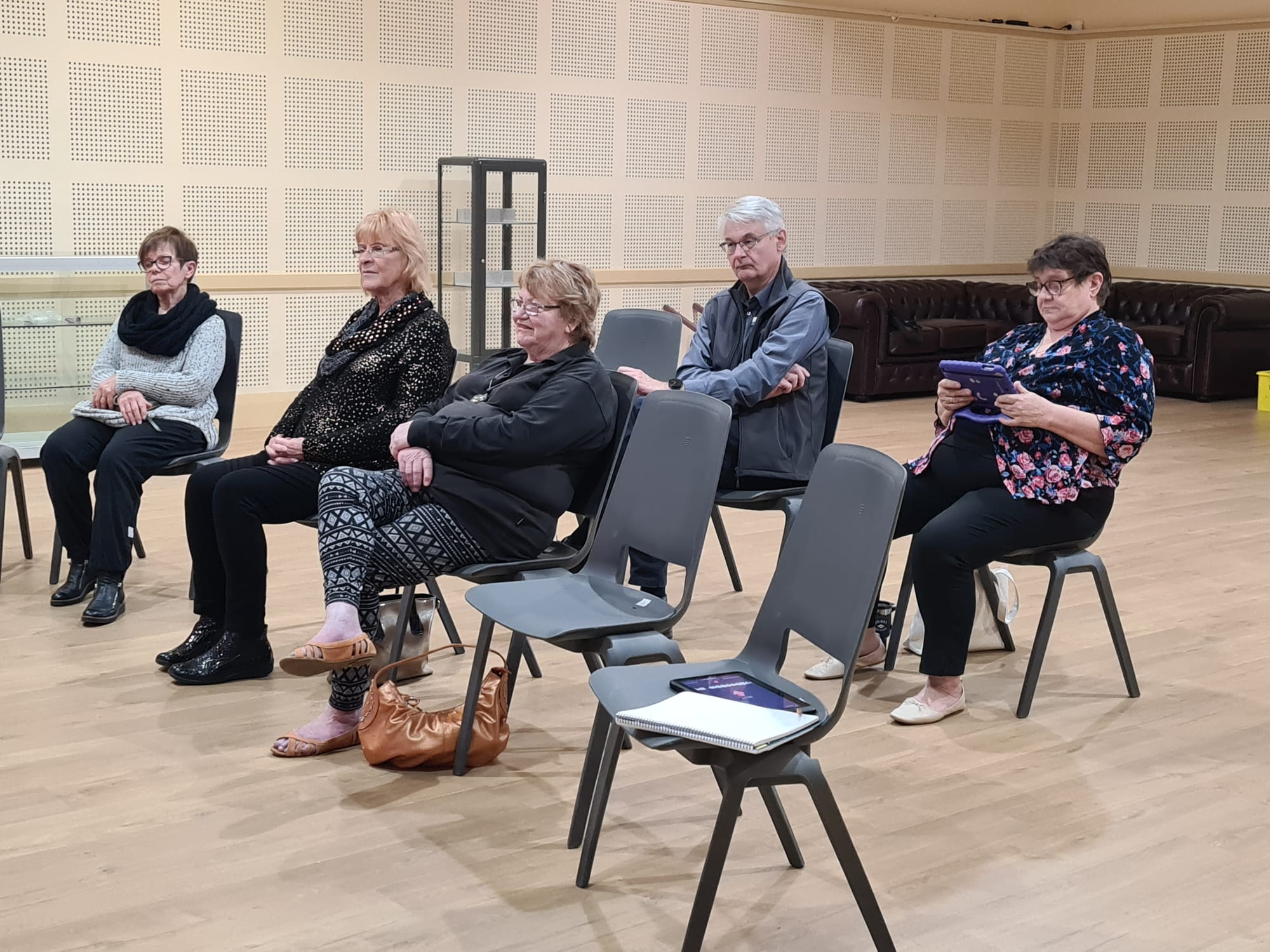 Loveday Internment Camp committee listens in