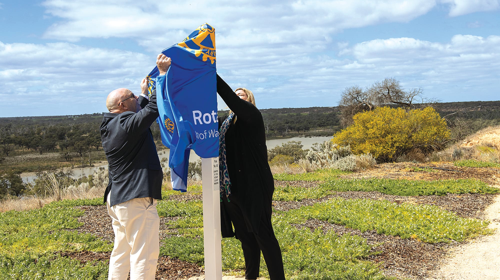 Peace pole takes pride of place at Waikerie