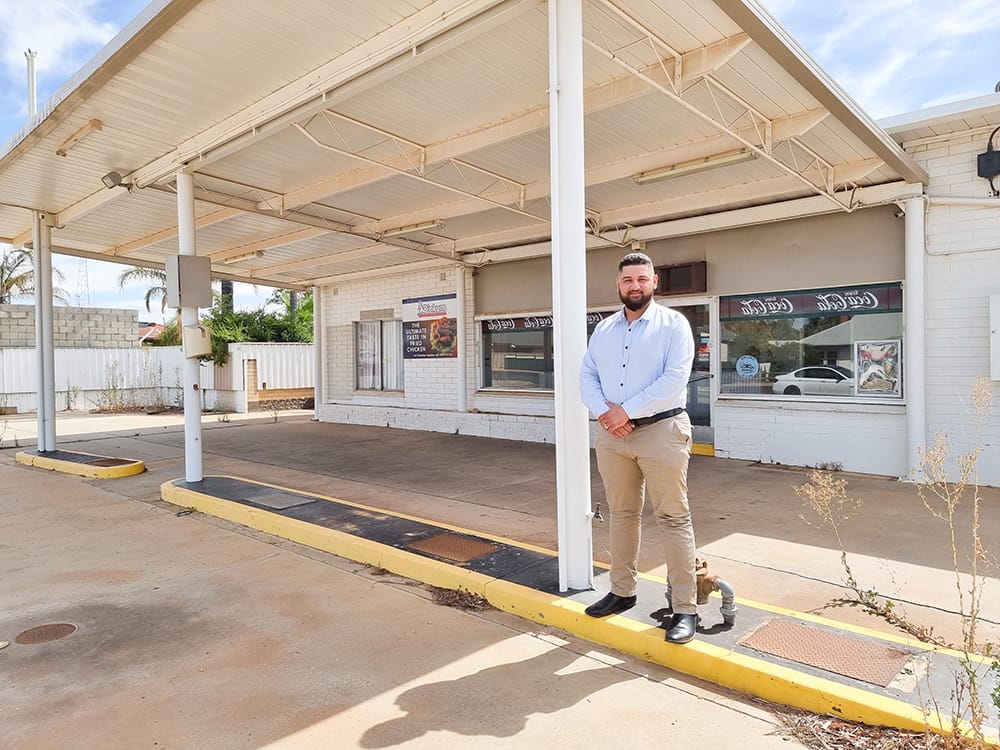 COUNCIL SAYS YES TO DEVELOPMENT...Glossop servo gets green light despite concern