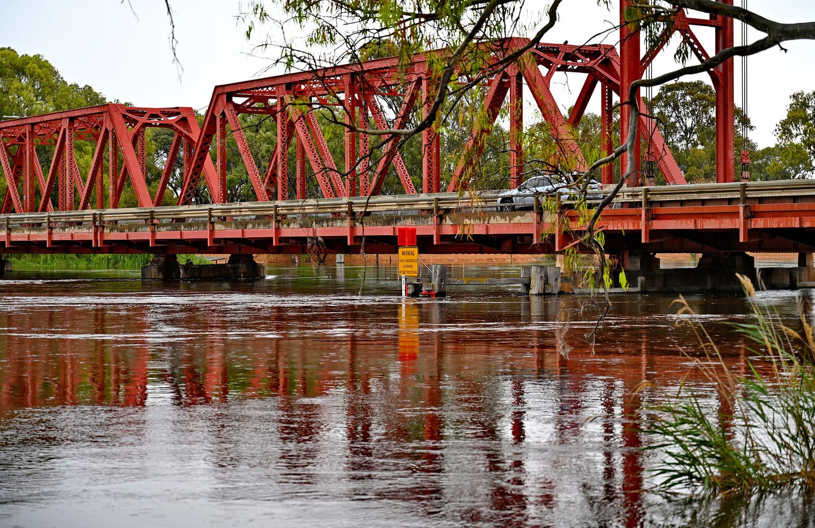 Restrictions at Ral Ral and Paringa bridges