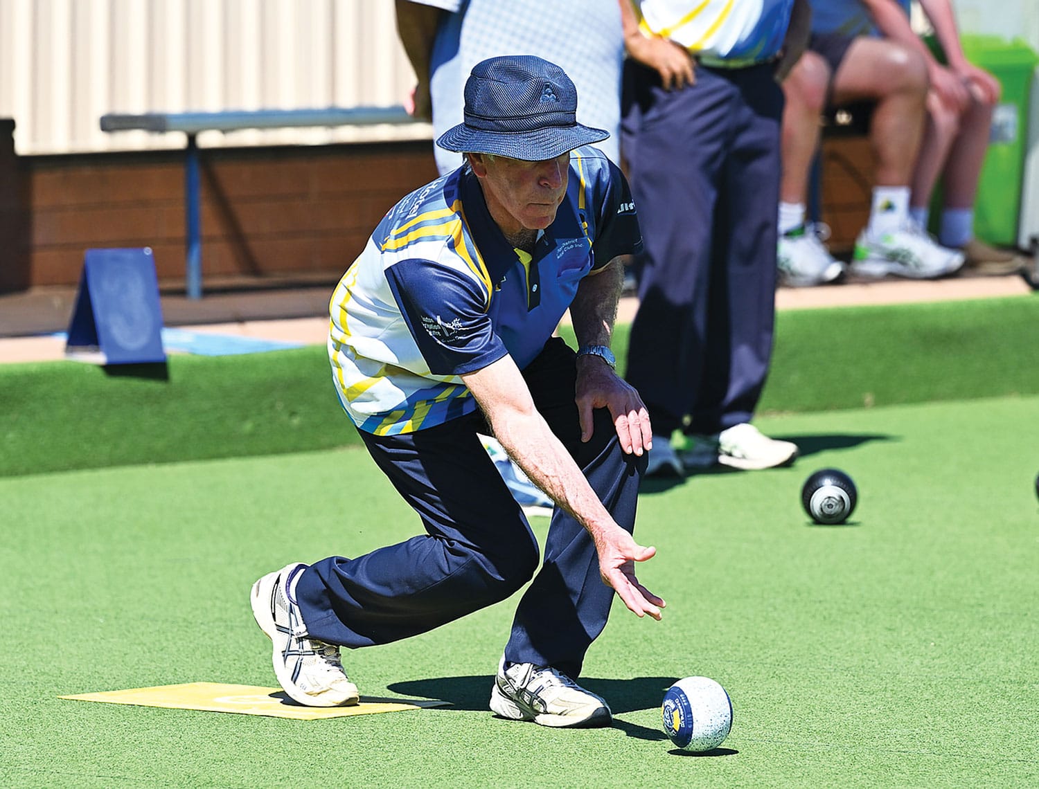 Bowls reigning champs begin in top form