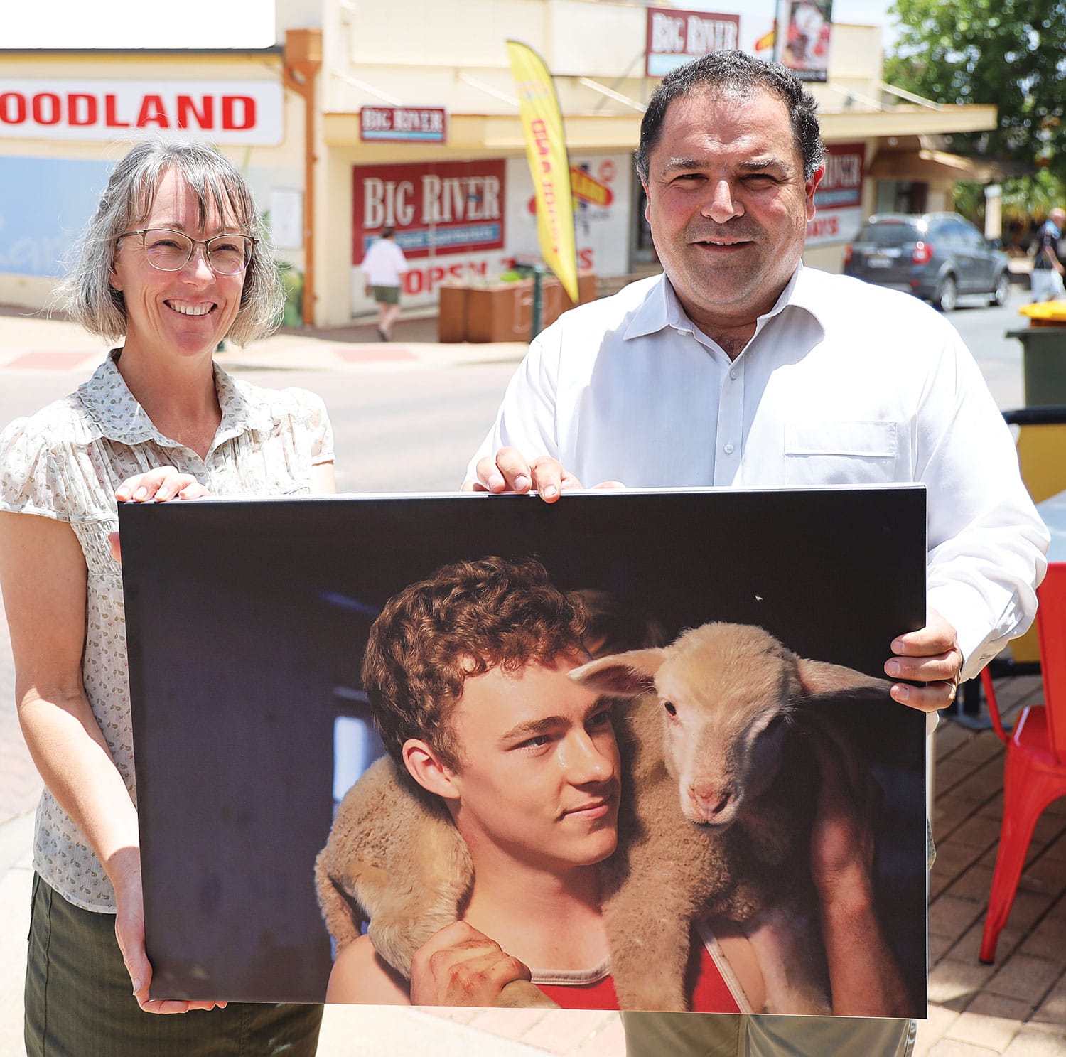 Leanne’s photo catches Tony’s eye