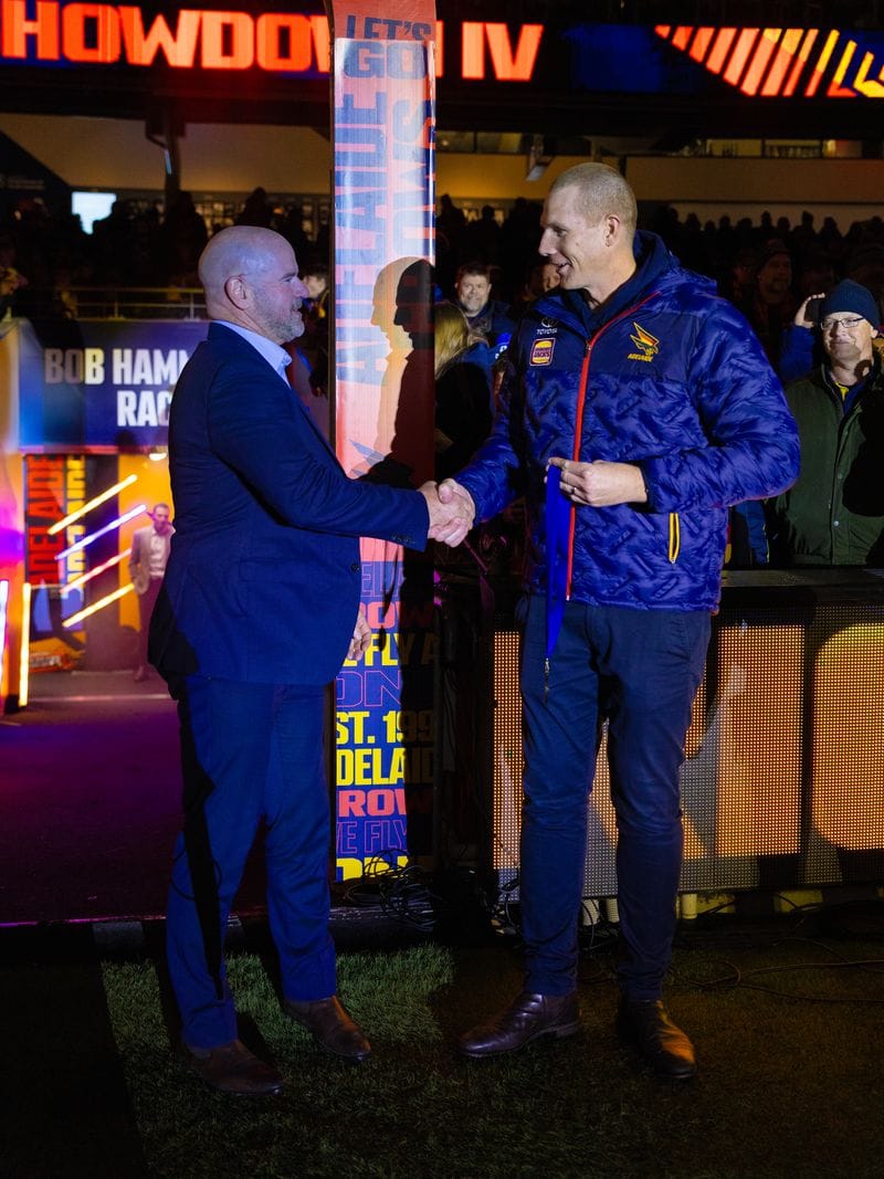 Ricciuto retires from Crows board
