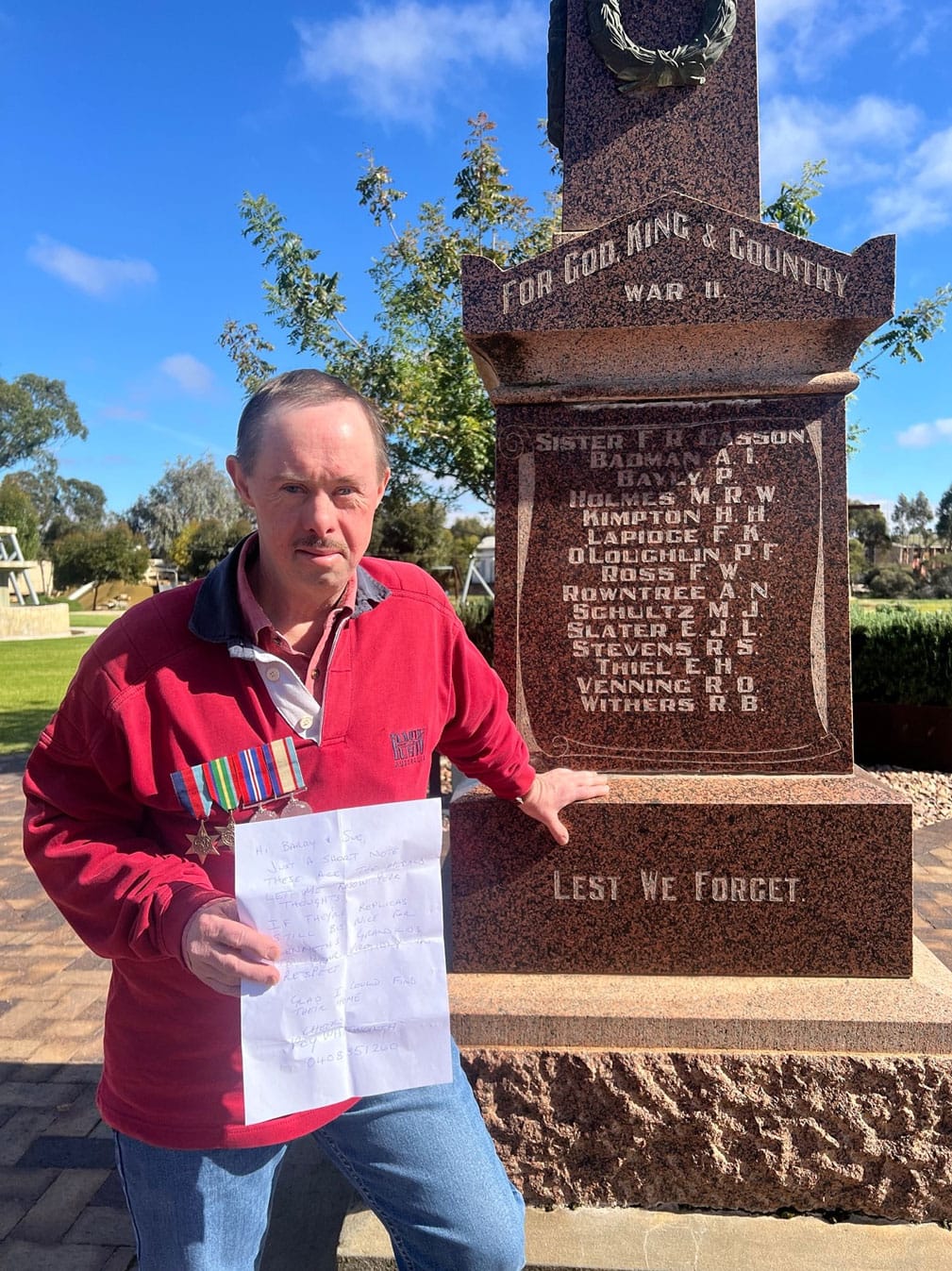 Lost replica war medals find their way home to Pinnaroo family