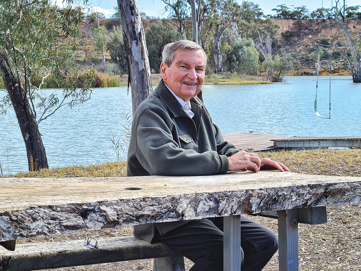Much-loved former Federal MP remembered at memorial service