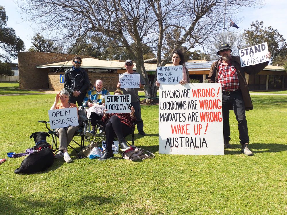 Peaceful ‘pro-choice’ rally in Waikerie post image