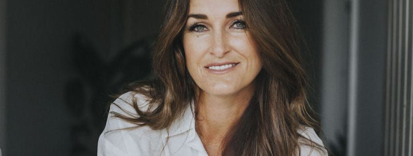 My Kind of Country, by Robyn McIntosh: Amber’s been playing Loretta Lynn for 10 years post image