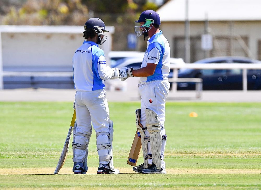 Cricket season's pointy end post image