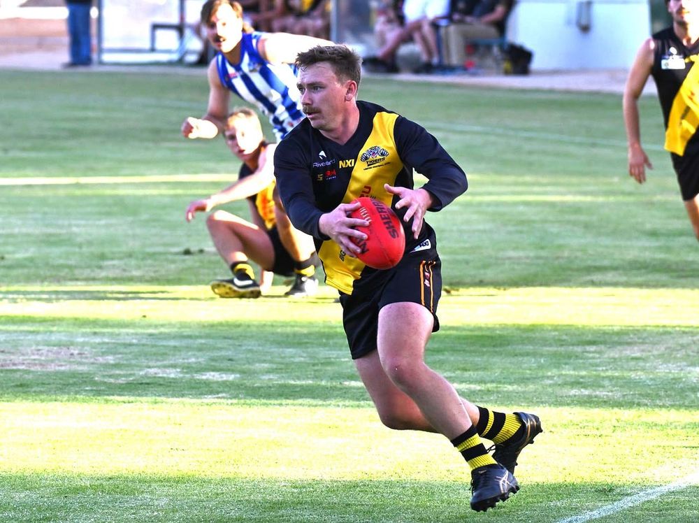 Around The Grounds - Footy post image