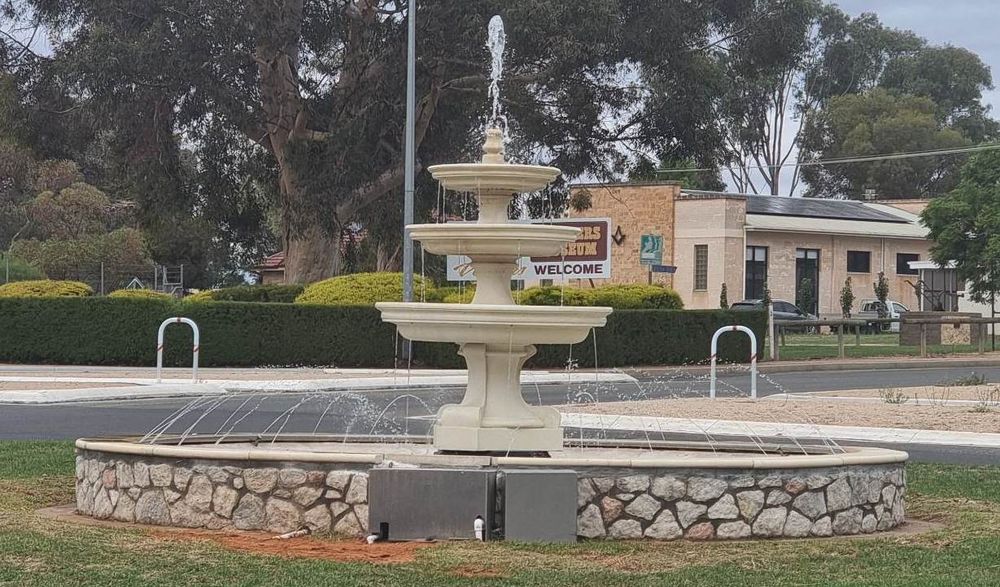 Fountain flowing again in Barmera post image