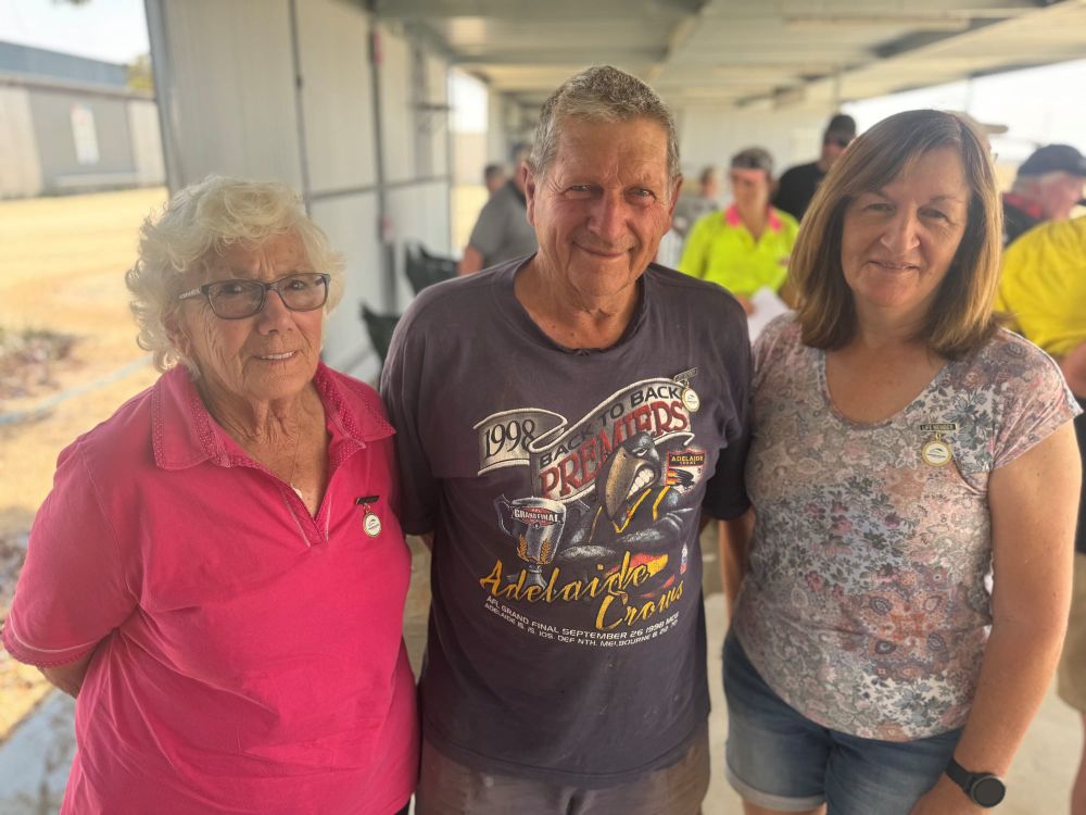 Trio’s super service to racing honoured post image