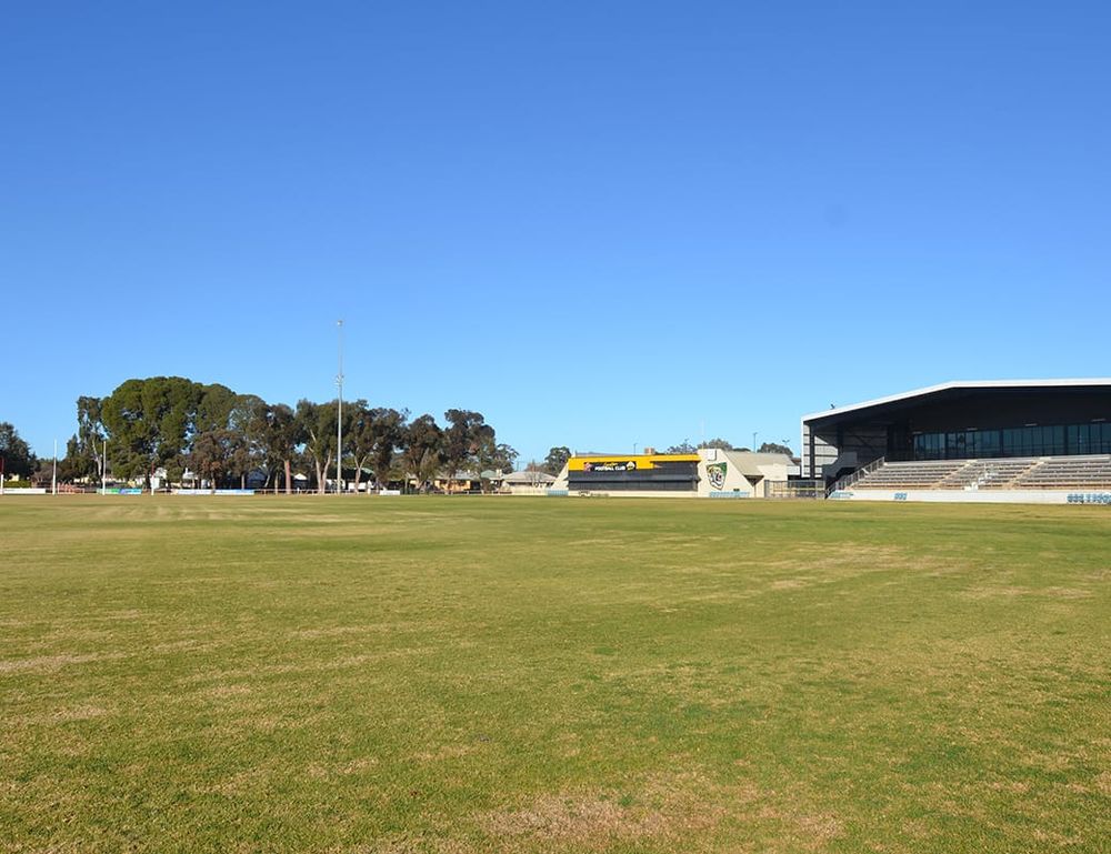 Loxton Oval set to light the night next year post image