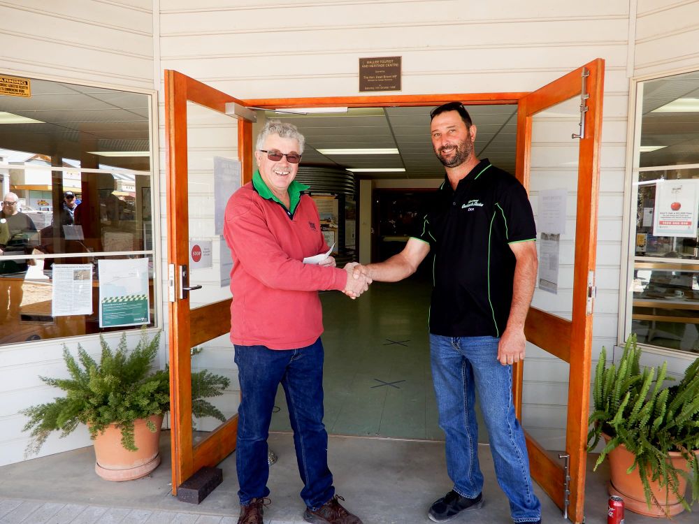 Car enthusiasts’ Mallee expedition post image