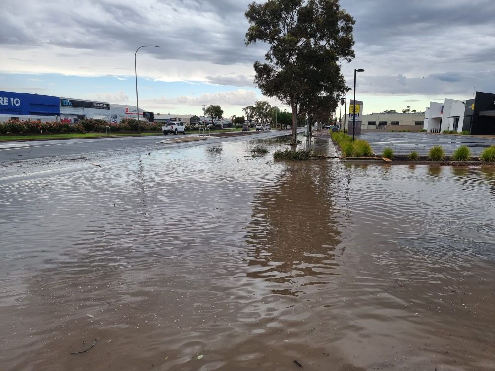 Thousands without power in Renmark following storm post image
