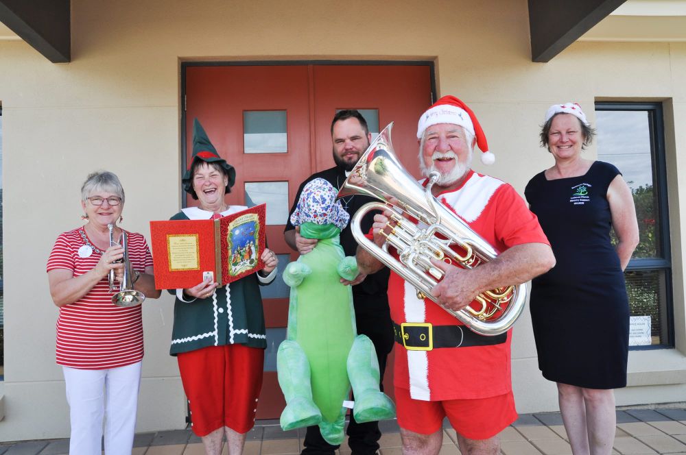 Christmas carollers hitting the streets of Renmark post image