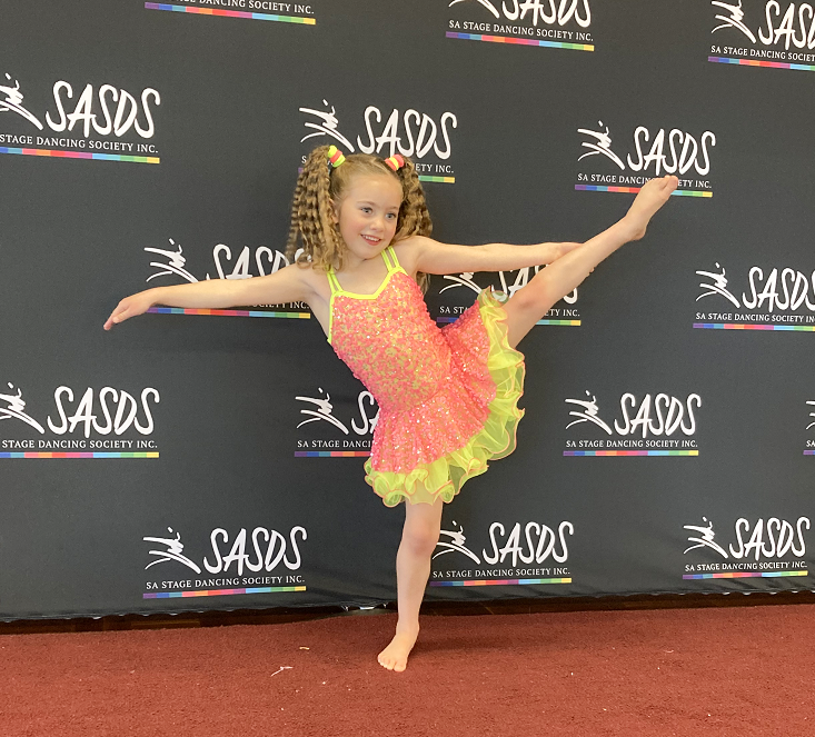 Loxton dancers light up the stage post image