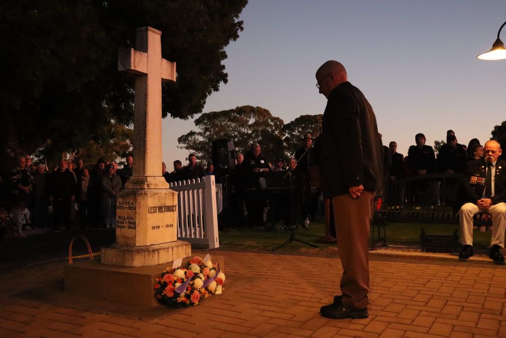 Barmera and Berri pay respect post image