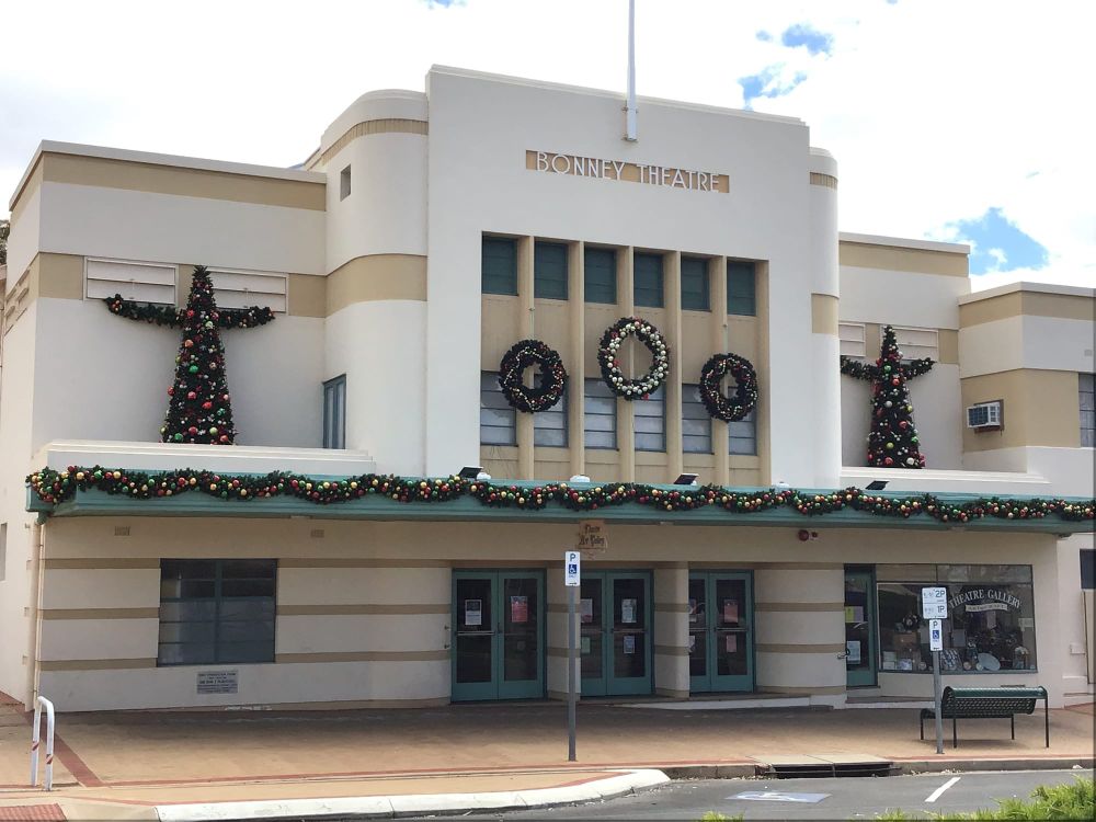 Christmas decorations sleighing Barwell Ave post image