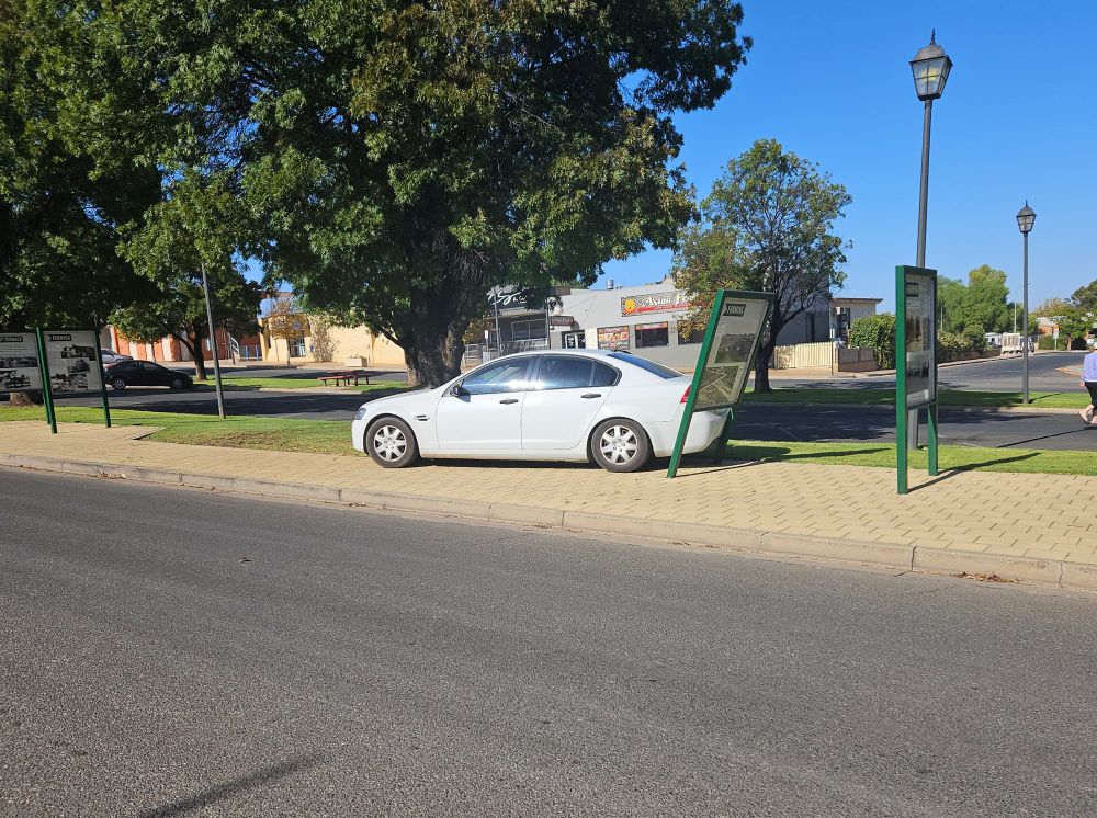 Handbrake reminder for Loxton parking post image