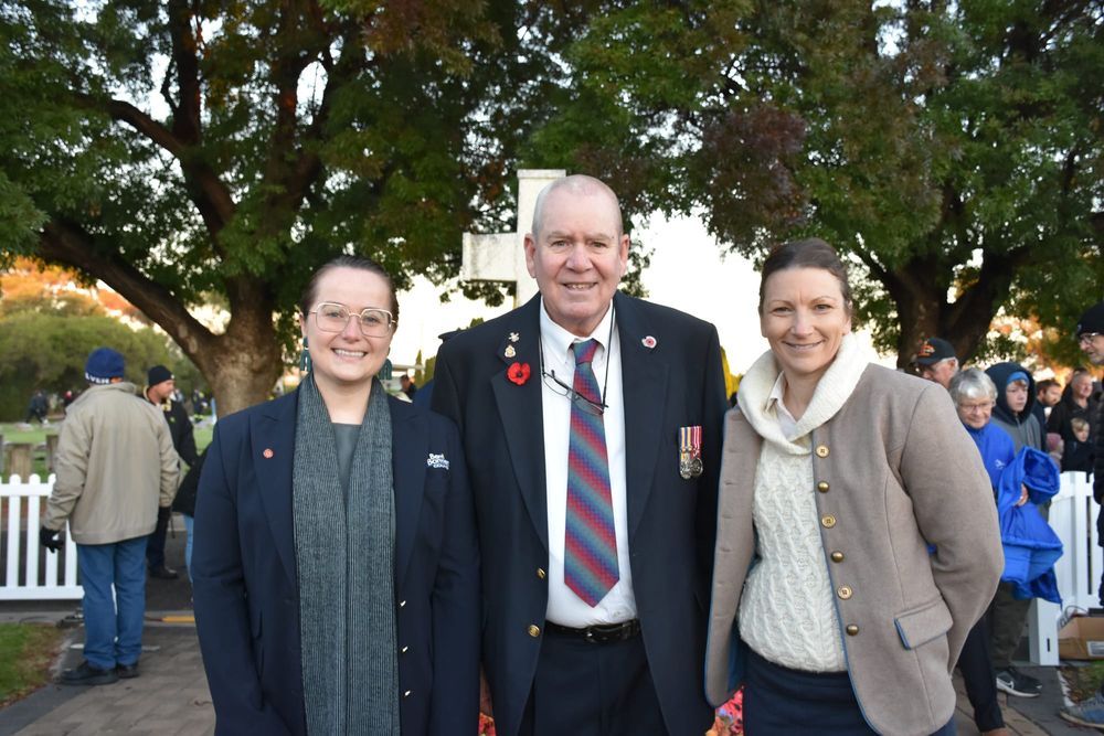 Barmera and Berri pause to remember post image