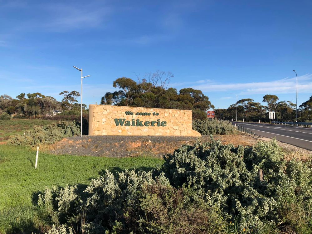 Thieves steal Waikerie’s welcome sign pelicans post image