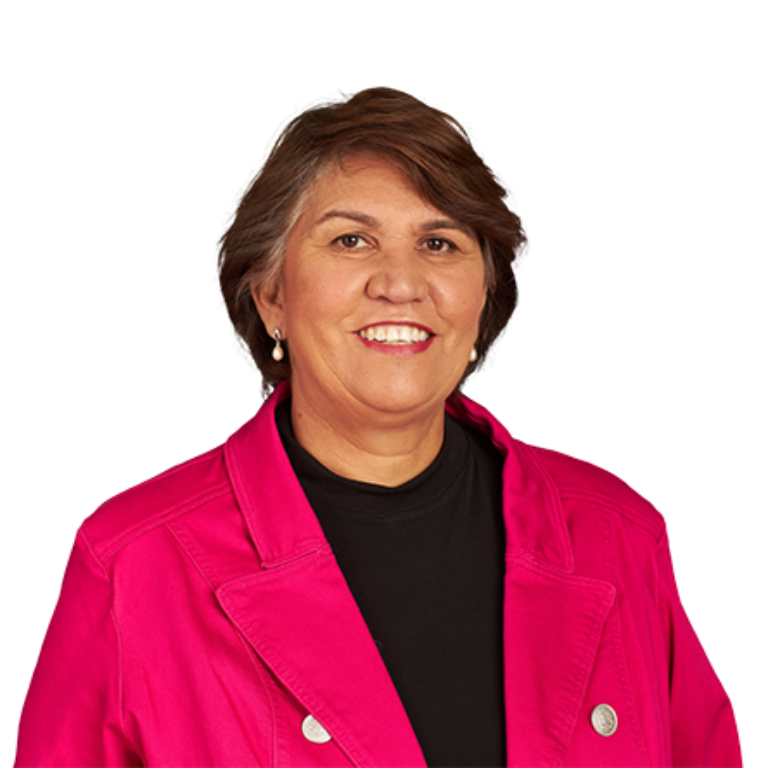 Senate candidate scopes out local fruit fly issue post image