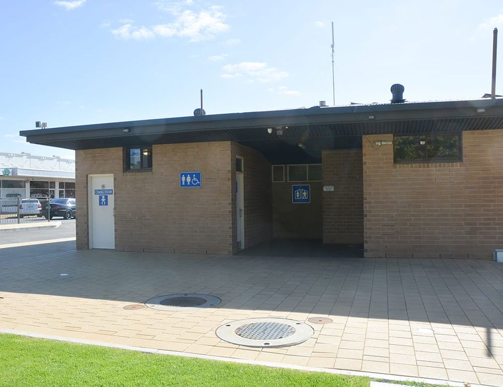 Loxton Waikerie councillors: build the East Terrace loos post image
