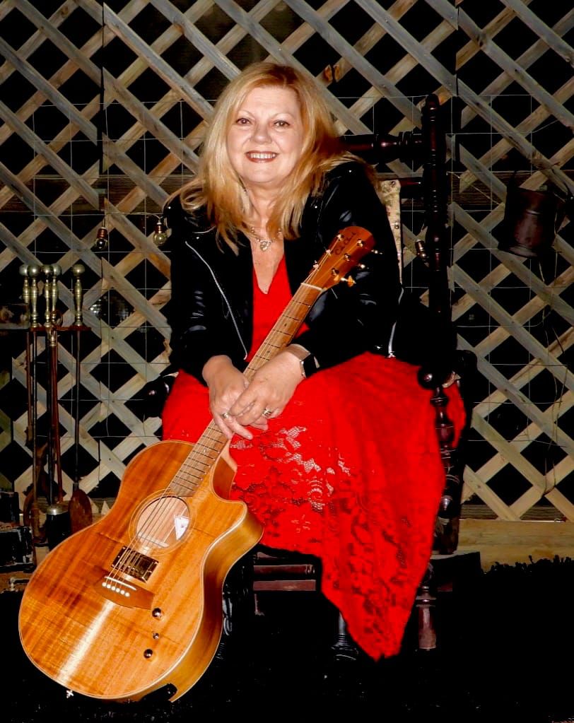 Local singer songwriter off to the US post image