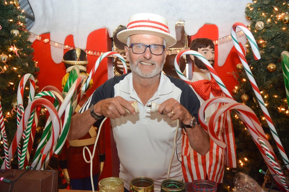 Lights out on iconic Loxton Xmas display post image