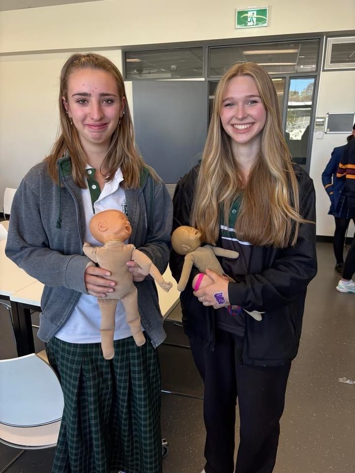 Day out at uni for Waikerie High kids post image