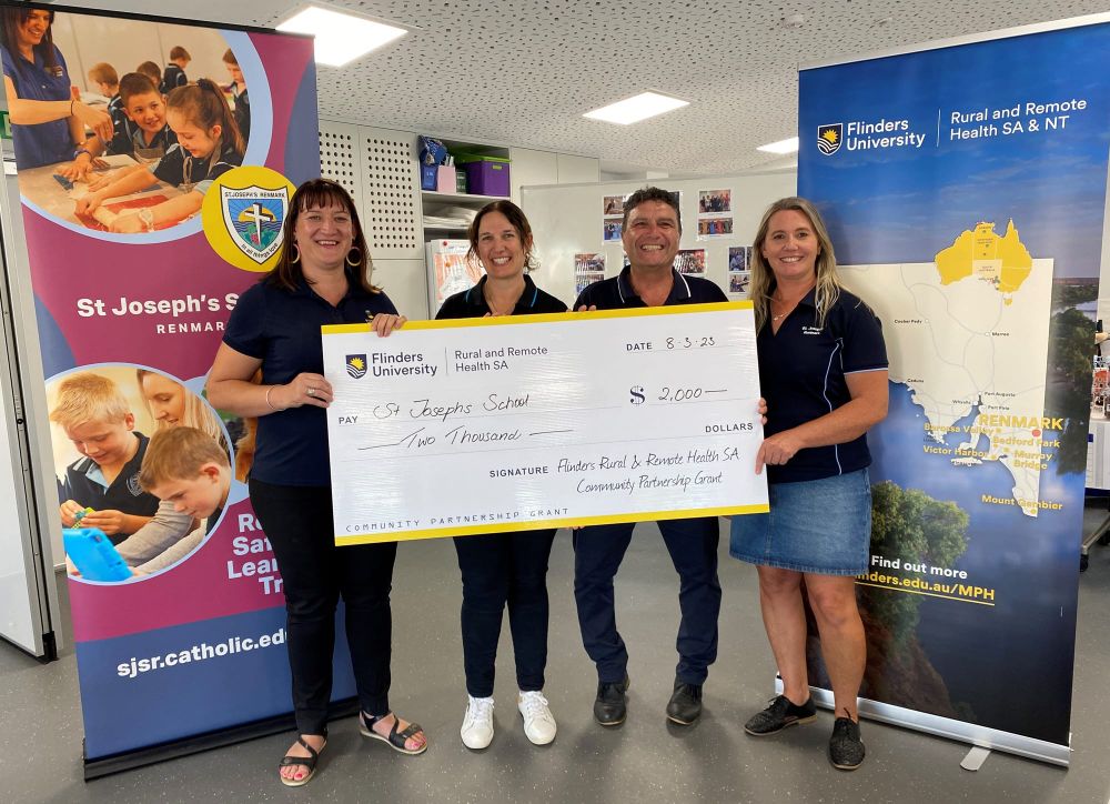 Uni’s thumbs up for local school’s expo post image