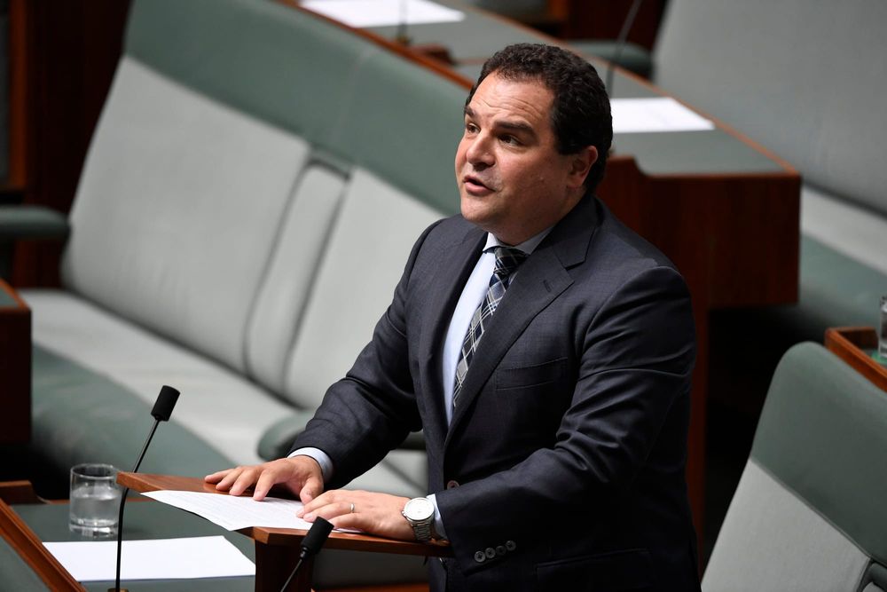 Barker duo question SA vaccine mandates post image