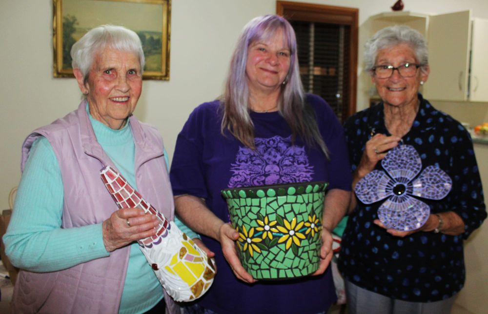 Helen shares her passion for mosaic post image