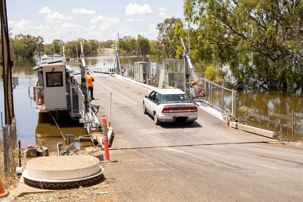 Receding water leads to Waikerie ferry relocation post image
