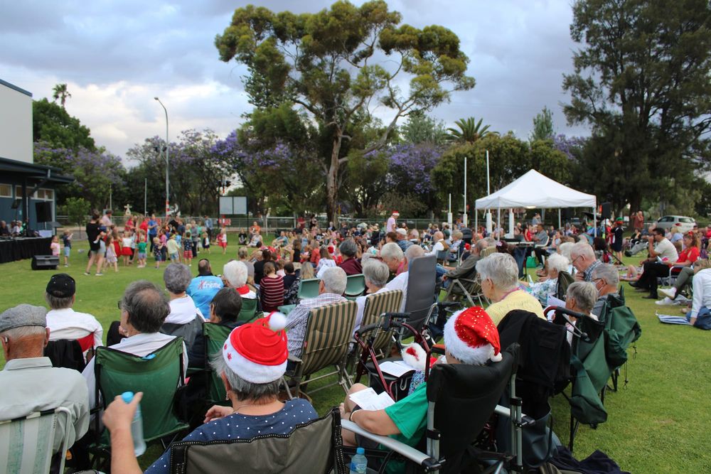 Big turnout for Waikerie’s annual Xmas carols post image