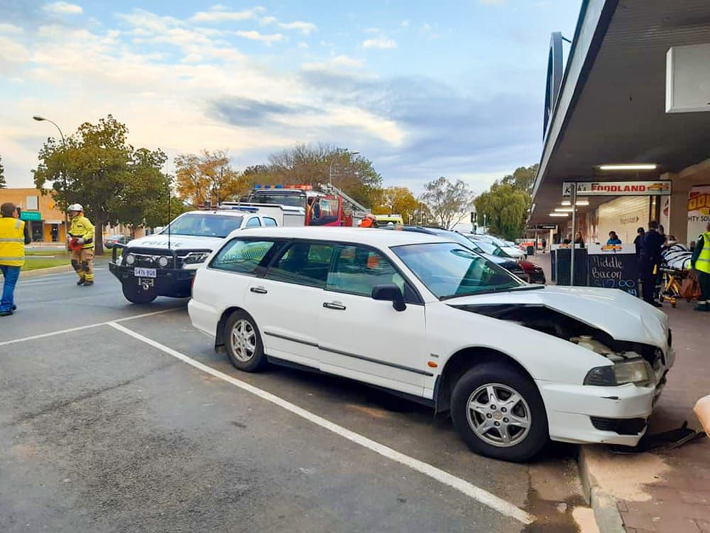 Woman ploughs into Renmark store front post image
